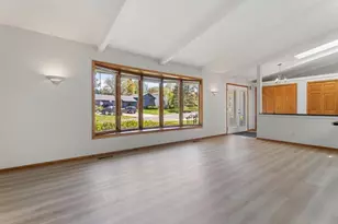 1948 Crown Point Dr, Mendota Heights, MN 55118 - Photo 3