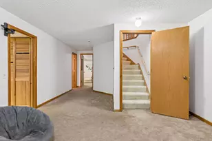 10270 Arrowwood Dr, Eden Prairie, MN 55347 - Photo 25