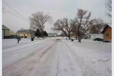 171 3rd Street N, Casselton, ND 58012 - Photo 3