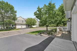 3605 Lawndale Ln N, Plymouth, MN 55446 - Photo 5