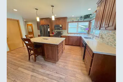 608 Elaine Avenue, Marshall, MN 56258 - Photo 3