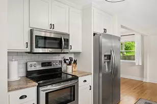 11200 Oakvale Rd N, Minnetonka, MN 55305 - Photo 7