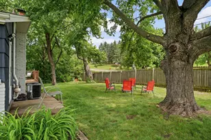 11200 Oakvale Rd N, Minnetonka, MN 55305 - Photo 35