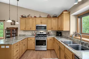 7901 15th St N, Oakdale, MN 55128 - Photo 3