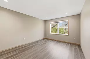 71 B St, Saint Paul, MN 55106 - Photo 29