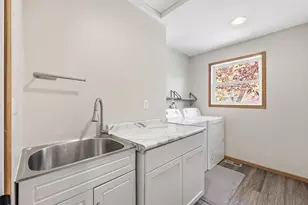 71 B St, Saint Paul, MN 55106 - Photo 33