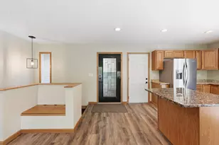 71 B St, Saint Paul, MN 55106 - Photo 5