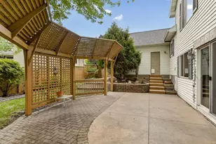 2516 Colleen Ln NE, Rochester, MN 55906 - Photo 5
