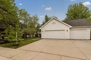 2516 Colleen Ln NE, Rochester, MN 55906 - Photo 33
