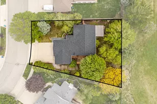2516 Colleen Ln NE, Rochester, MN 55906 - Photo 9