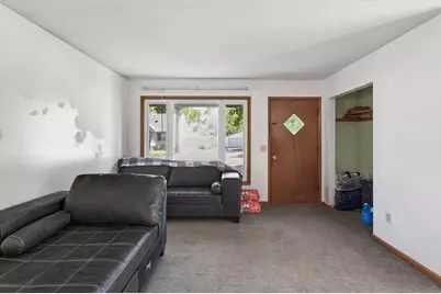 2519 3rd Avenue E, North Saint Paul, MN 55109 - Photo 3