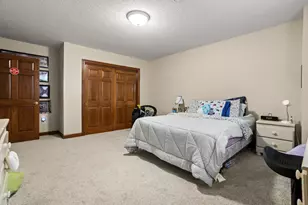 1363 Highpointe Dr N, Fargo, ND 58102 - Photo 33