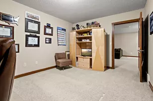 1363 Highpointe Dr N, Fargo, ND 58102 - Photo 37