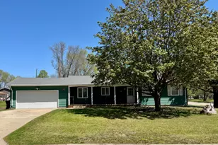 610 W Elizabeth St, Edgerton, MN 56128 - Photo 1