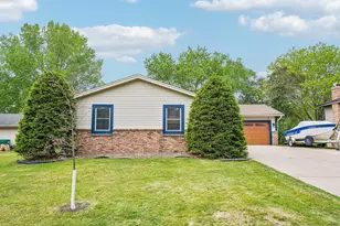 14725 Dory Ct, Apple Valley, MN 55124 - Photo 3
