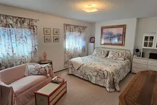 1402 E Gateway Cir S, Fargo,  58103 - Photo 9