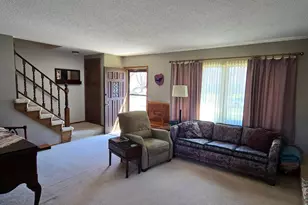 1402 E Gateway Cir S, Fargo,  58103 - Photo 7