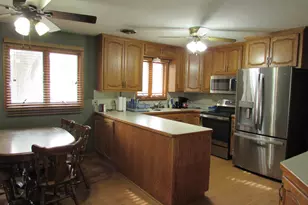1404 Lucia Ave, Fairmont, MN 56031 - Photo 3