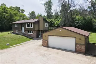 1396 Military Rd, Newport, MN 55055 - Photo 5