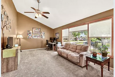 305 4th Avenue NW, Dodge Center, MN 55927 - Photo 9