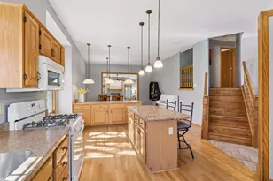 354 E Avenue Cir, Mahtomedi, MN 55115 - Photo 7