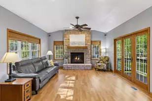 354 E Avenue Cir, Mahtomedi, MN 55115 - Photo 11