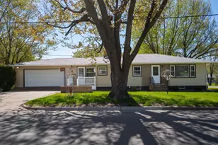 404 4th St N, Sauk Rapids, MN 56379 - Photo 1