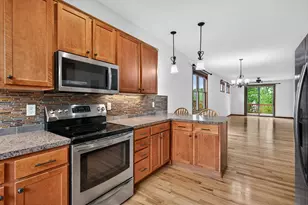 1589 Christie Pl, Saint Paul, MN 55106 - Photo 15