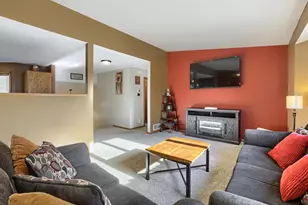 39119 Riverside Ct, North Branch, MN 55056 - Photo 3