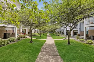 1679 Village Trail E, Maplewood, MN 55109 - Photo 3