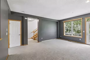 1679 Village Trail E, Maplewood, MN 55109 - Photo 5