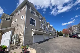 1679 Village Trail E, Maplewood, MN 55109 - Photo 11