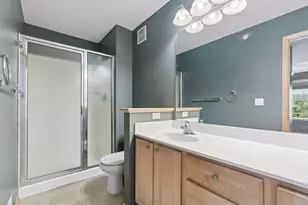 1679 Village Trail E, Maplewood, MN 55109 - Photo 15