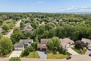 2478 Timber Ct E, Maplewood, MN 55119 - Photo 3