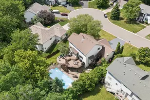 2478 Timber Ct E, Maplewood, MN 55119 - Photo 11