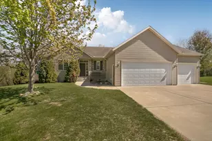 1835 Star Dr, Sauk Rapids, MN 56379 - Photo 1