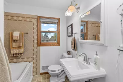 139 Greenway Avenue N, Oakdale, MN 55128 - Photo 17