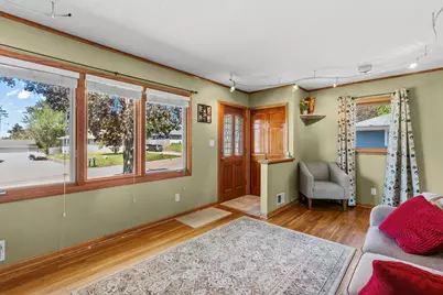 139 Greenway Avenue N, Oakdale, MN 55128 - Photo 3