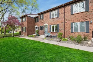1092 Ivy Hill Dr, Mendota Heights, MN 55118 - Photo 1