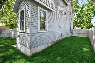 558 Osceola Ave S, Saint Paul, MN 55102 - Photo 45