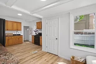 558 Osceola Ave S, Saint Paul, MN 55102 - Photo 3