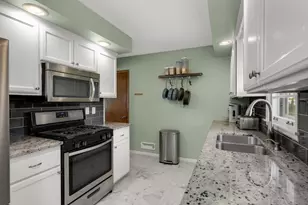 10816 Toledo Cir, Bloomington, MN 55437 - Photo 9