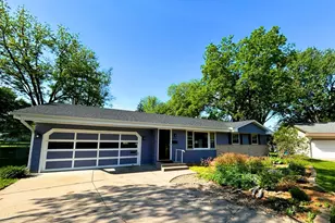 10816 Toledo Cir, Bloomington, MN 55437 - Photo 1