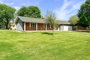 615 Lake Ave E, Fulda, MN 56131 - Photo 3