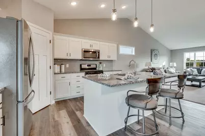 609 47th Avenue NE, Saint Cloud, MN 56304 - Photo 3