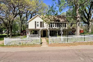 219 Moore St, Jackson, MN 56143 - Photo 3