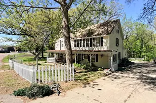 219 Moore St, Jackson, MN 56143 - Photo 5