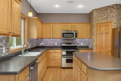 16098 Kennard Court, Lakeville, MN 55044 - Photo 7