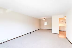 2455 Londin Ln E, Maplewood, MN 55119 - Photo 9