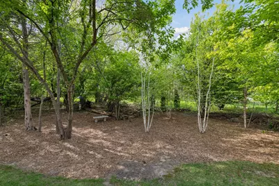 9264 Hawkcrest Court, Chanhassen, MN 55317 - Photo 5